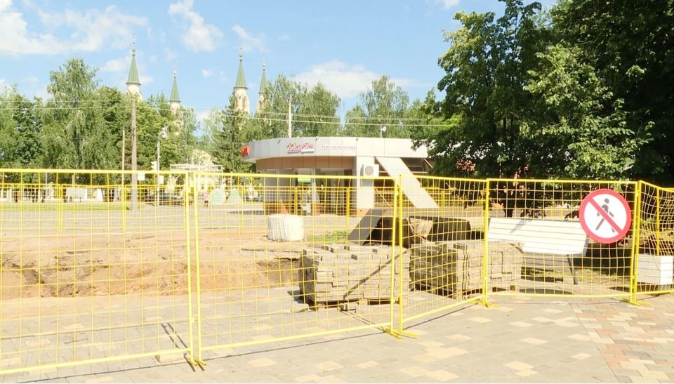 В городе продолжается масштабная замена сетей отопления и горячего водоснабжения В городе продолжается масштабная замена сетей отопления и горячего водоснабжения