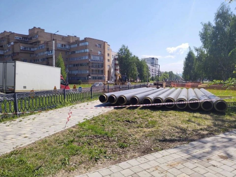 В городе продолжается масштабная замена сетей отопления и горячего водоснабжения В городе продолжается масштабная замена сетей отопления и горячего водоснабжения