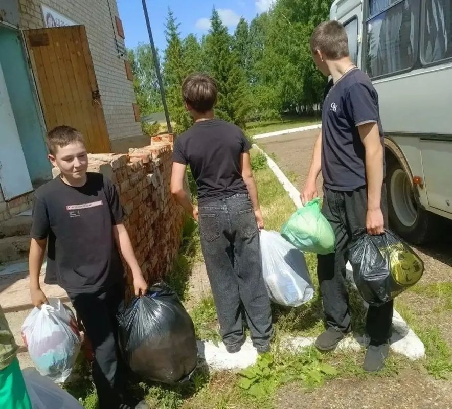 При храме Покрова Божией Матери в селе Большое Афанасово работает центр поддержки семьи «Счастливый дом» При храме Покрова Божией Матери в селе Большое Афанасово работает центр поддержки семьи «Счастливый дом»