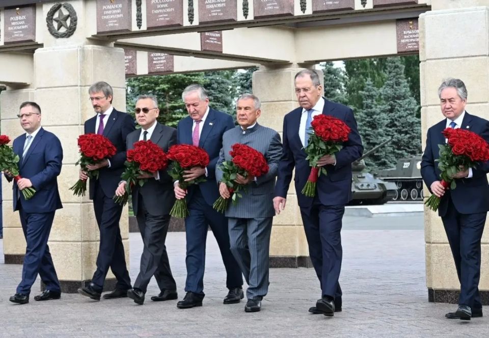 Рустам Минниханов: Сегодня Казань принимает заседание Совета министров иностранных дел стран Организации Договора о коллективной безопасности (ОДКБ) Рустам Минниханов: Сегодня Казань принимает заседание Совета министров иностранных дел стран Организации Договора о коллективной безопасности (ОДКБ)