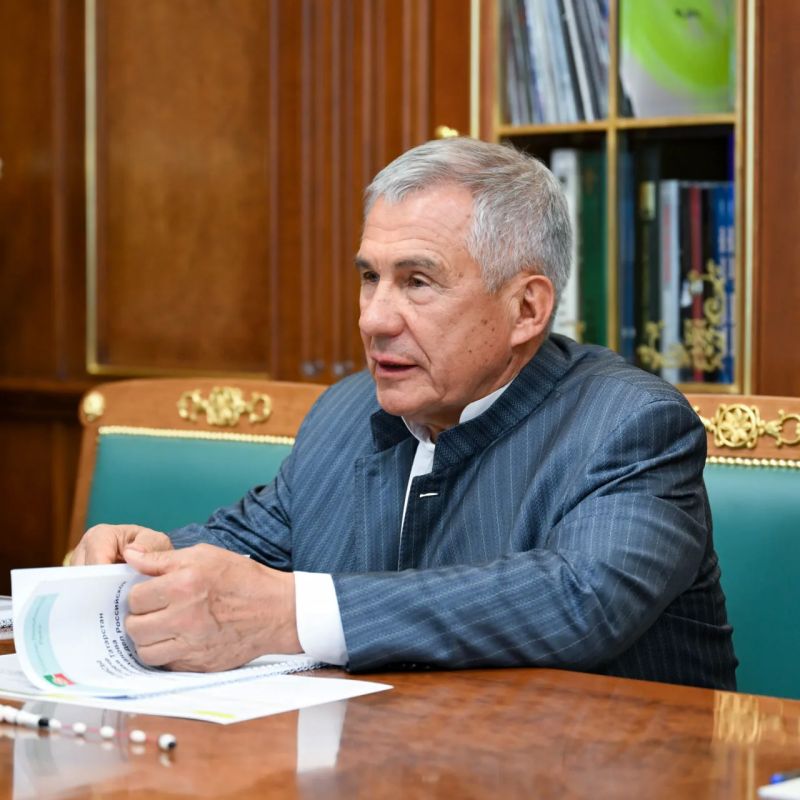 В Казанском Кремле состоялась встреча Рустама Минниханова с министром иностранных дел России Сергеем Лавровым В Казанском Кремле состоялась встреча Рустама Минниханова с министром иностранных дел России Сергеем Лавровым