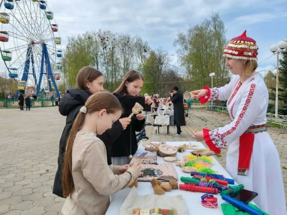 В Татарстане в эти выходные отметят День России, продолжатся сабантуи и пройдет книжный фест В Татарстане в эти выходные отметят День России, продолжатся сабантуи и пройдет книжный фест