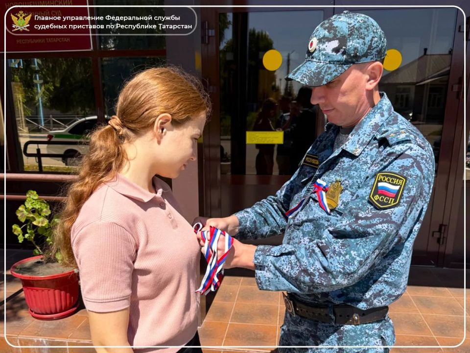 Три цвета, знакомые каждому, сегодня появились на улицах городов и районов Татарстана Три цвета, знакомые каждому, сегодня появились на улицах городов и районов Татарстана