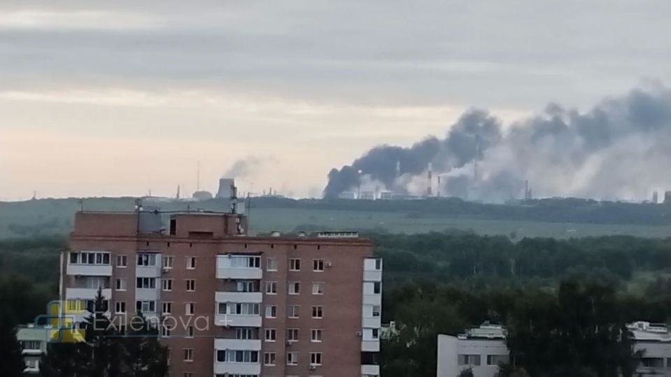 За ночь и утро украинские дроны атаковали ТЭЦ в Симферополе, НПЗ в Нижнекамске и предприятие «Тольяттикаучук» в Самарской области За ночь и утро украинские дроны атаковали ТЭЦ в Симферополе, НПЗ в Нижнекамске и предприятие «Тольяттикаучук» в Самарской области