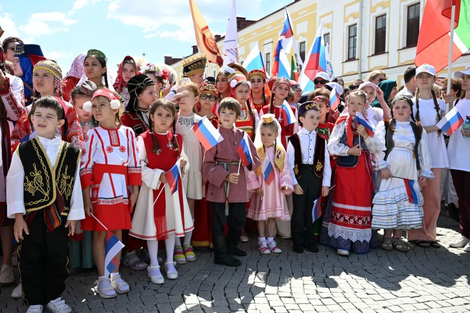 В День России в Республике Татарстан прошёл Республиканский этно-конфессиональный фестиваль «Мозаика культур» В День России в Республике Татарстан прошёл Республиканский этно-конфессиональный фестиваль «Мозаика культур»