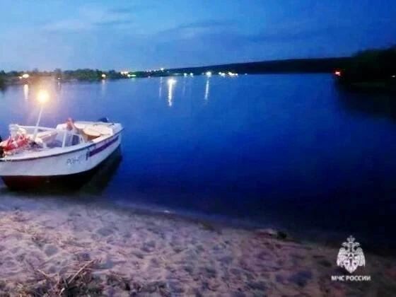 Мужчина и 4-летний ребенок утонули, упав с сапборда в Волгу в Татарстане