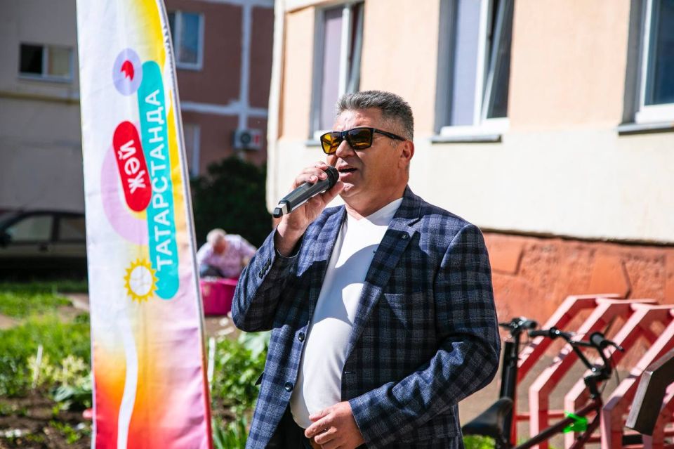 Во дворе дома на пр. Химиков, 14 прошёл зажигательный Сабантуй! Праздник стал частью республиканской программы «Лето в Татарстане» Во дворе дома на пр. Химиков, 14 прошёл зажигательный Сабантуй! Праздник стал частью республиканской программы «Лето в Татарстане»