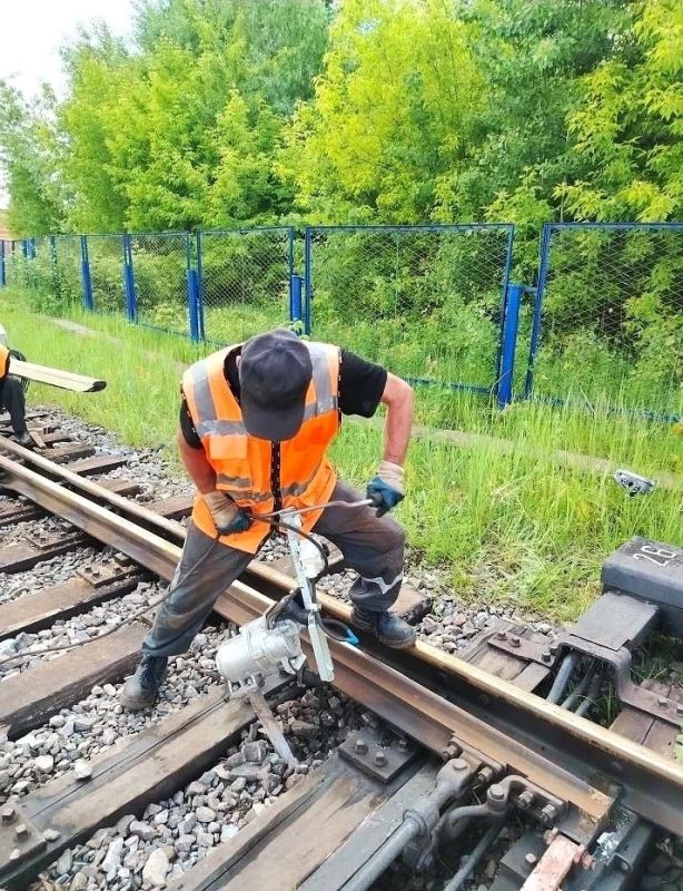 В казанском метро промыли более 8 километров тоннелей В казанском метро промыли более 8 километров тоннелей