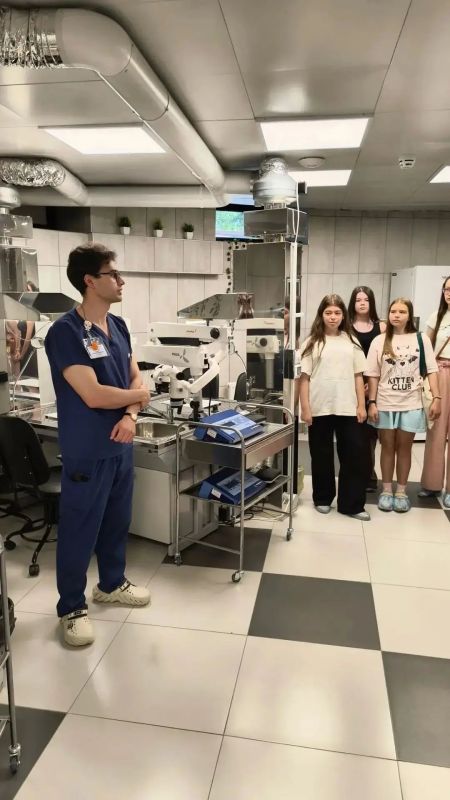 Казанский медуниверситет запускает цикл профориентационных экскурсий «Шаг в медицину» для школьников Казанский медуниверситет запускает цикл профориентационных экскурсий «Шаг в медицину» для школьников