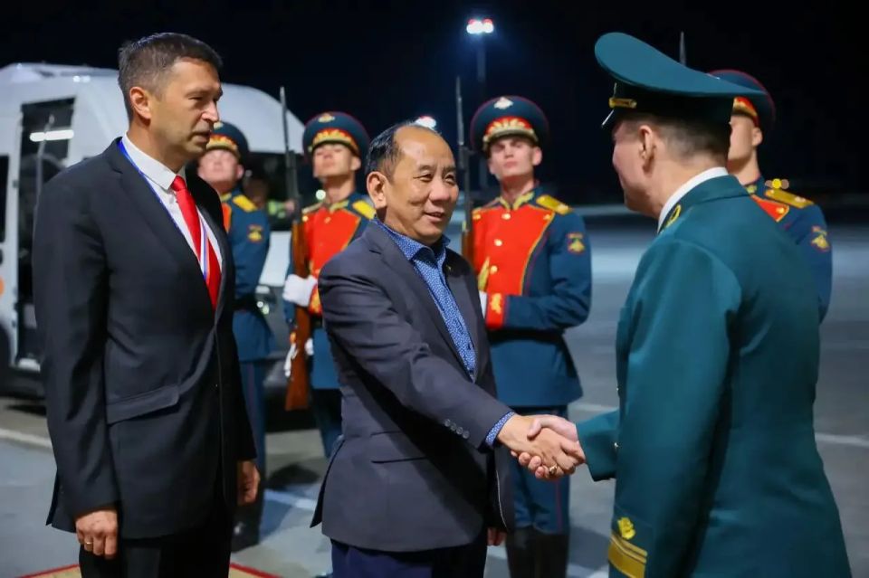 Казань встречает гостей. В город прибывают первые участники саммита «Россия-АСЕАН» Казань встречает гостей. В город прибывают первые участники саммита «Россия-АСЕАН»