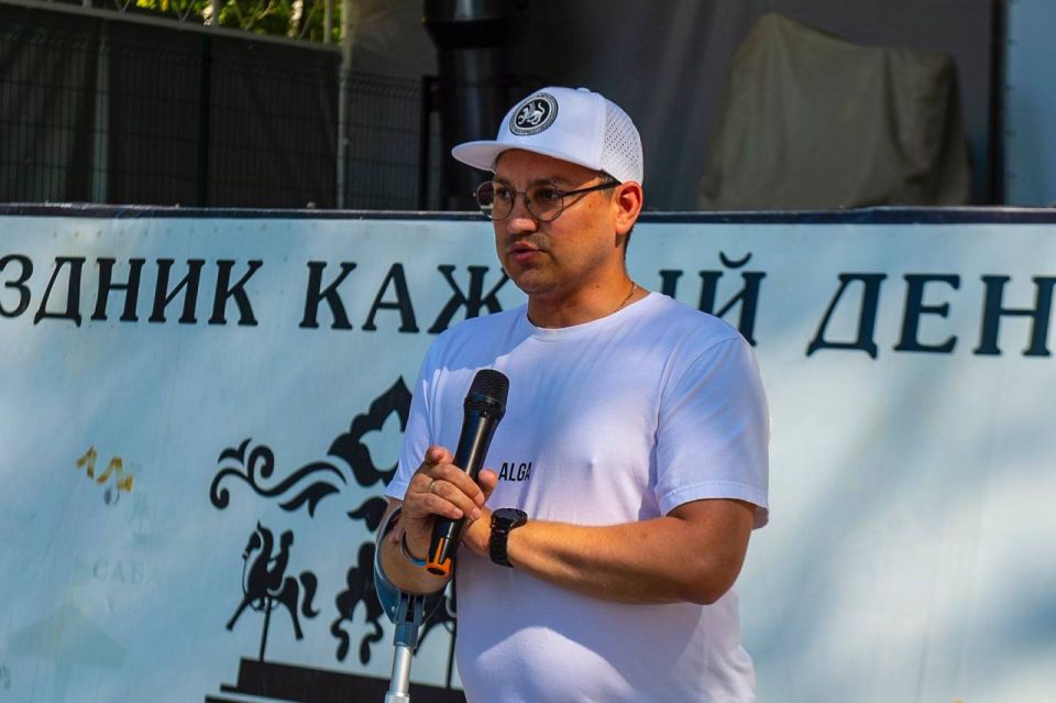 В парке аттракционов «Сабантуй» прошло благотворительное мероприятие «Сила России в людях», посвящённое семьям участников СВО, ветеранам боевых действий, волонтёрам и всем, кто своим трудом помогает развитию страны В парке аттракционов «Сабантуй» прошло благотворительное мероприятие «Сила России в людях», посвящённое семьям участников СВО, ветеранам боевых действий, волонтёрам и всем, кто своим трудом помогает развитию страны
