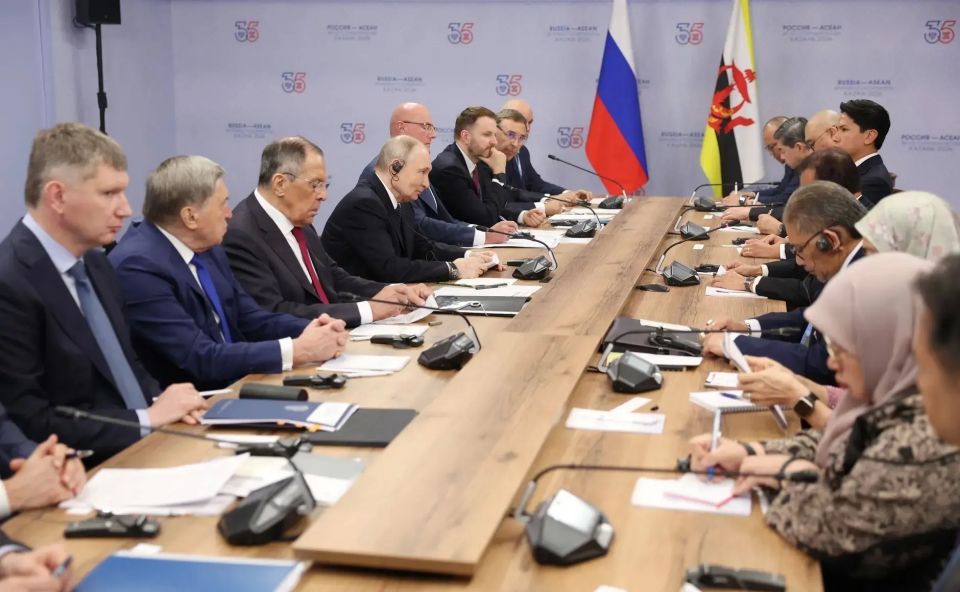 Президент России Владимир Путин дал старт мероприятиям форума Россия — АСЕАН в Казани