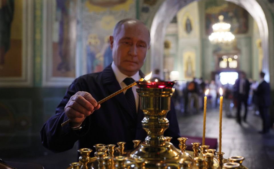 Владимир Путин вместе с Рустамом Миннихановым посетили Благовещенский собор и мечеть Кул-Шариф Владимир Путин вместе с Рустамом Миннихановым посетили Благовещенский собор и мечеть Кул-Шариф