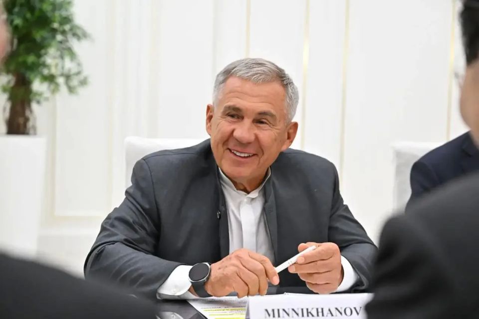 Рустам Минниханов на полях саммита Россия - АСЕАН провел встречу с премьер-министром Сингапура Лоуренсом Вонгом Рустам Минниханов на полях саммита Россия - АСЕАН провел встречу с премьер-министром Сингапура Лоуренсом Вонгом