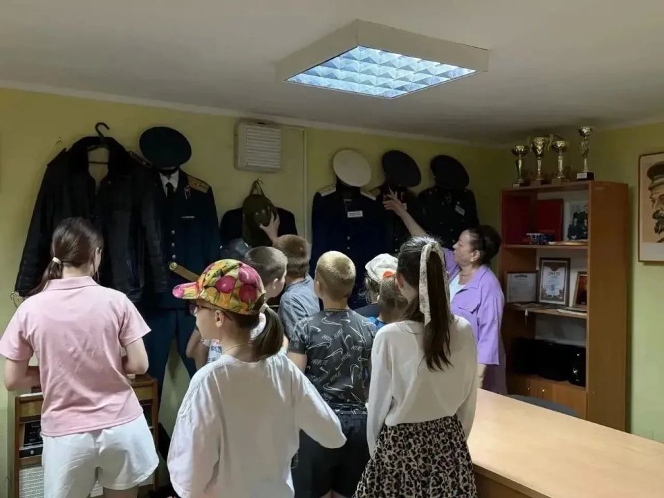 В ОМВД России по Черемшанскому району прошли экскурсии для школьников из летних лагерей В ОМВД России по Черемшанскому району прошли экскурсии для школьников из летних лагерей
