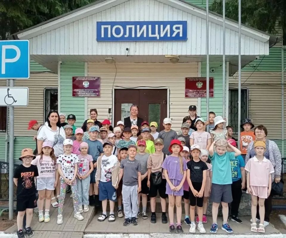 В ОМВД России по Черемшанскому району прошли экскурсии для школьников из летних лагерей В ОМВД России по Черемшанскому району прошли экскурсии для школьников из летних лагерей