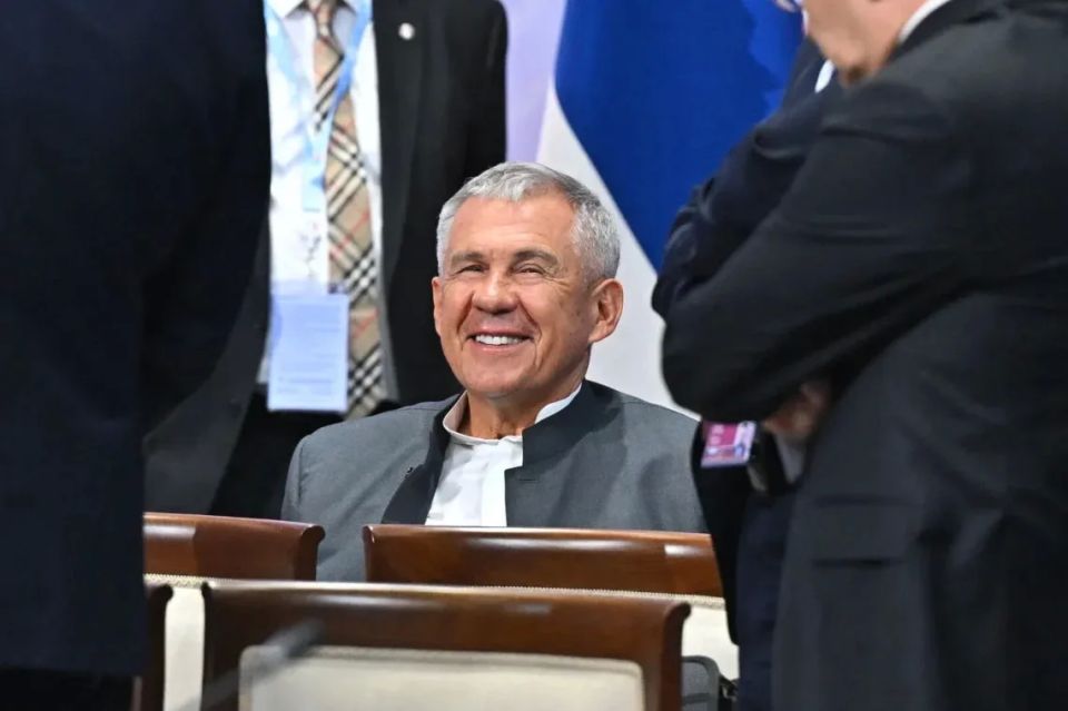Минниханов провел встречу с премьер-министром Сингапура на полях саммита Россия – АСЕАН