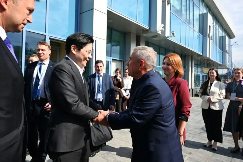 Рустам Минниханов проводил участников саммита Россия — АСЕАН