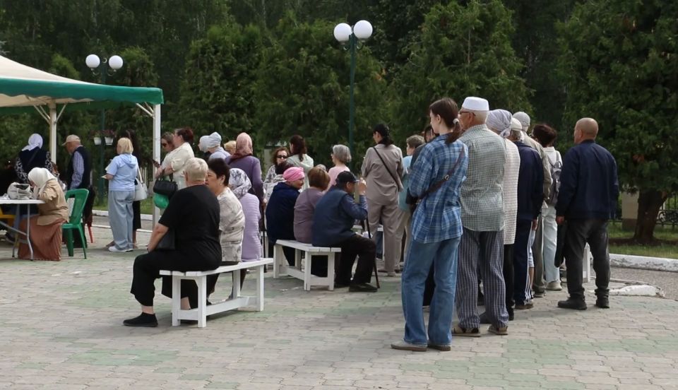 На территории центральной мечети проходит диспансеризация На территории центральной мечети проходит диспансеризация