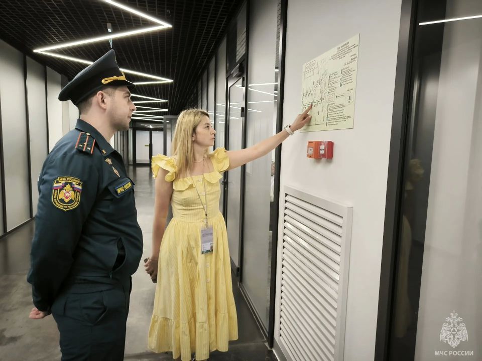 В Казани сотрудники МЧС России приняли участие в обеспечении безопасности V саммита «Россия — АСЕАН» В Казани сотрудники МЧС России приняли участие в обеспечении безопасности V саммита «Россия — АСЕАН»