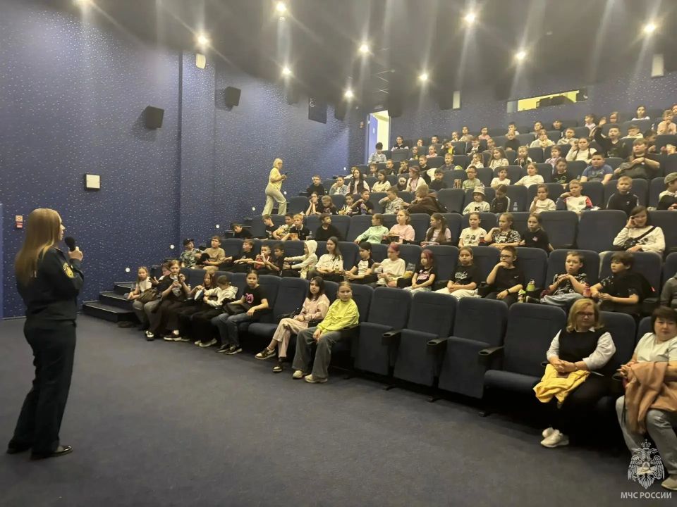 Пожарная безопасность в кинотеатре «Космос»: урок для юных гостей Пожарная безопасность в кинотеатре «Космос»: урок для юных гостей