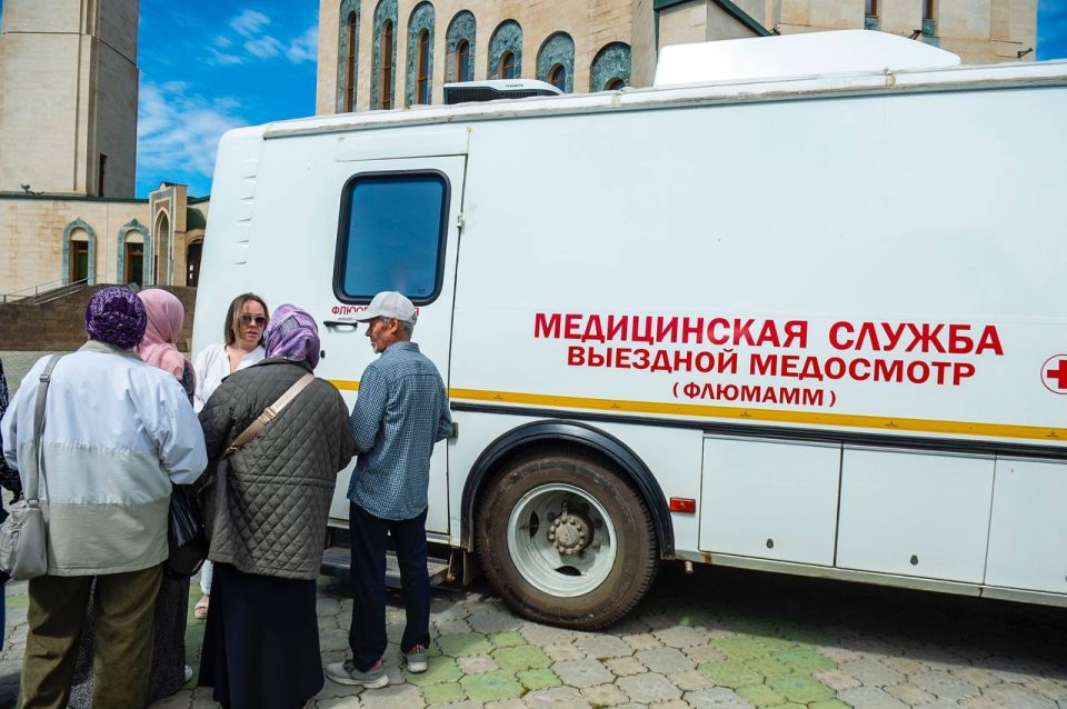 Более 150 жителей Нижнекамска прошли диспансеризацию в необычном формате — прямо на территории центральной соборной мечети Более 150 жителей Нижнекамска прошли диспансеризацию в необычном формате — прямо на территории центральной соборной мечети