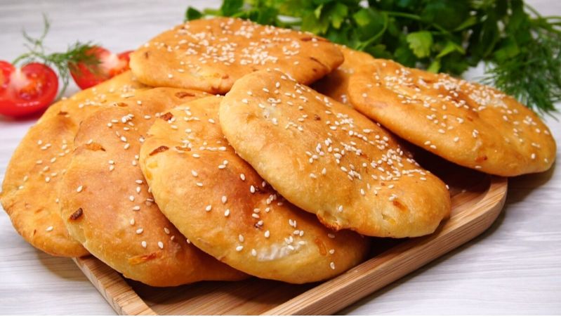 Лепёшки с луком: быстрый способ порадовать себя и близких