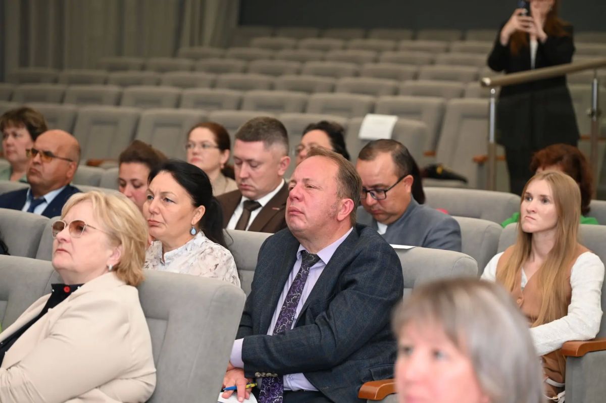 Фарид Мухаметшин: «В Татарстане выстроена комплексная система патриотического воспитания» Фарид Мухаметшин: «В Татарстане выстроена комплексная система патриотического воспитания»