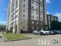 В доме № 38 на пр. Шинников в Нижнекамске устанавливают первый в городе электронный замок на дверь в подвал, который служит укрытием