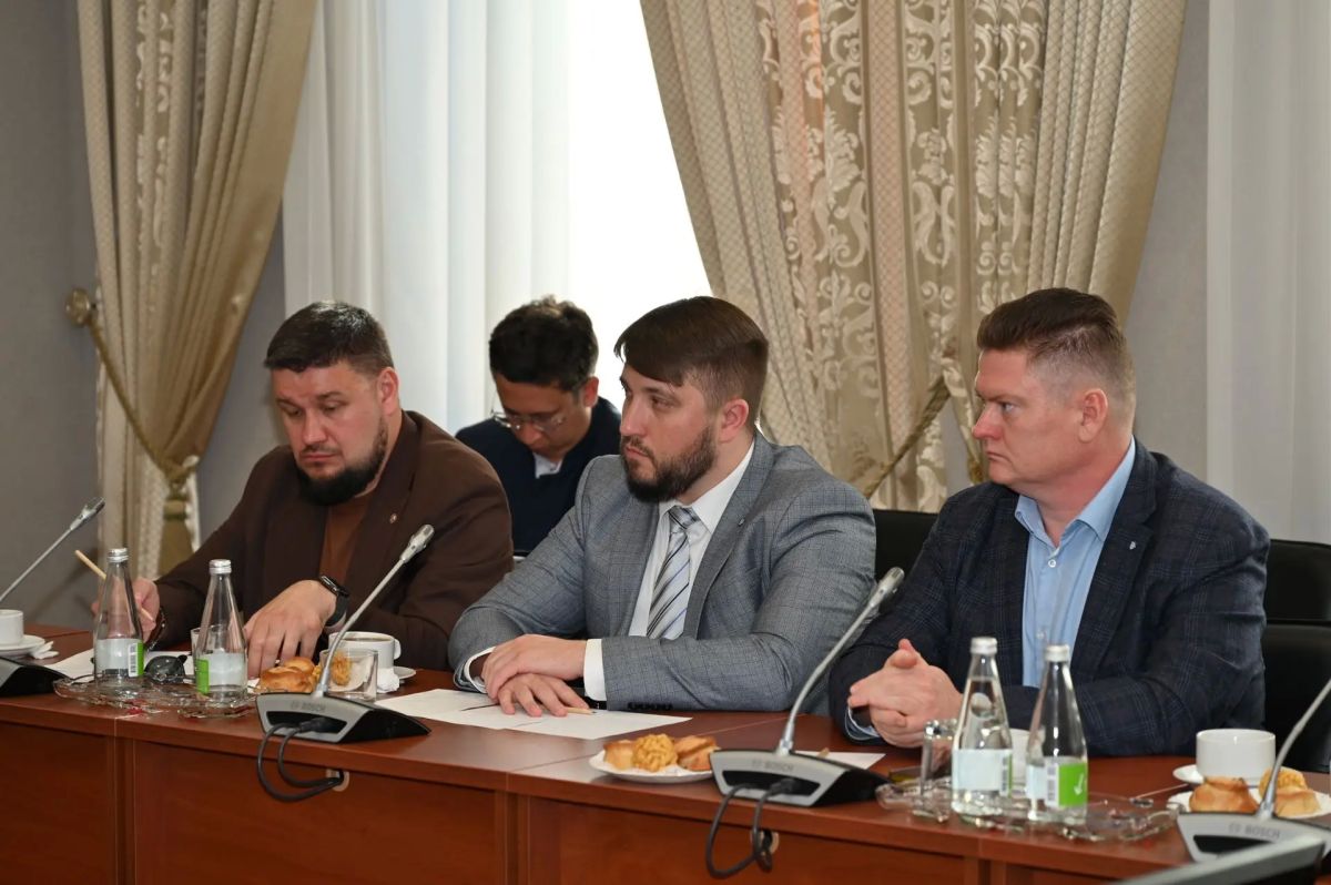 Диалог между бизнесом и властью: в Государственном Совете прошла встреча с предпринимателями Диалог между бизнесом и властью: в Государственном Совете прошла встреча с предпринимателями