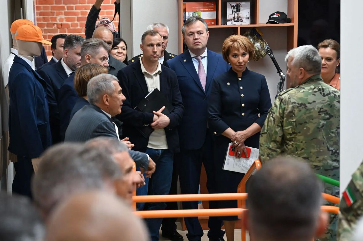Накануне Раис Татарстана Рустам Минниханов и председатель Государственного фонда поддержки участников СВО «Защитники Отечества», статс-секретарь – заместитель министра обороны России Анна Цивилева посетили в Казани новый... Накануне Раис Татарстана Рустам Минниханов и председатель Государственного фонда поддержки участников СВО «Защитники Отечества», статс-секретарь – заместитель министра обороны России Анна Цивилева посетили в Казани новый...
