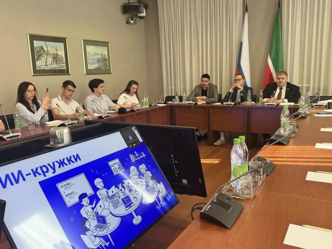 Вопросы внедрения искусственного интеллекта в образовательную среду обсудили на круглом столе в парламенте республики