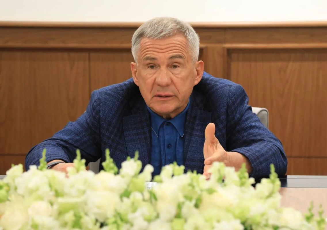 Рустам Минниханов встретился с Президентом Абхазии Бадрой Гунбой Рустам Минниханов встретился с Президентом Абхазии Бадрой Гунбой