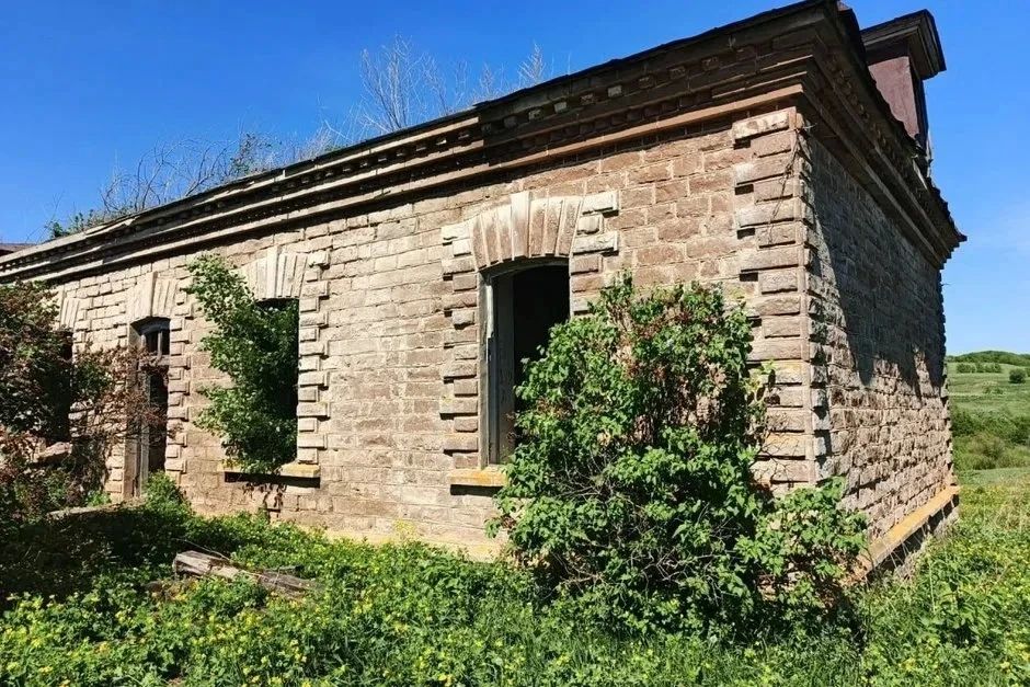 В Заинском районе на торги за один рубль выставили бывшую земскую школу XIX века