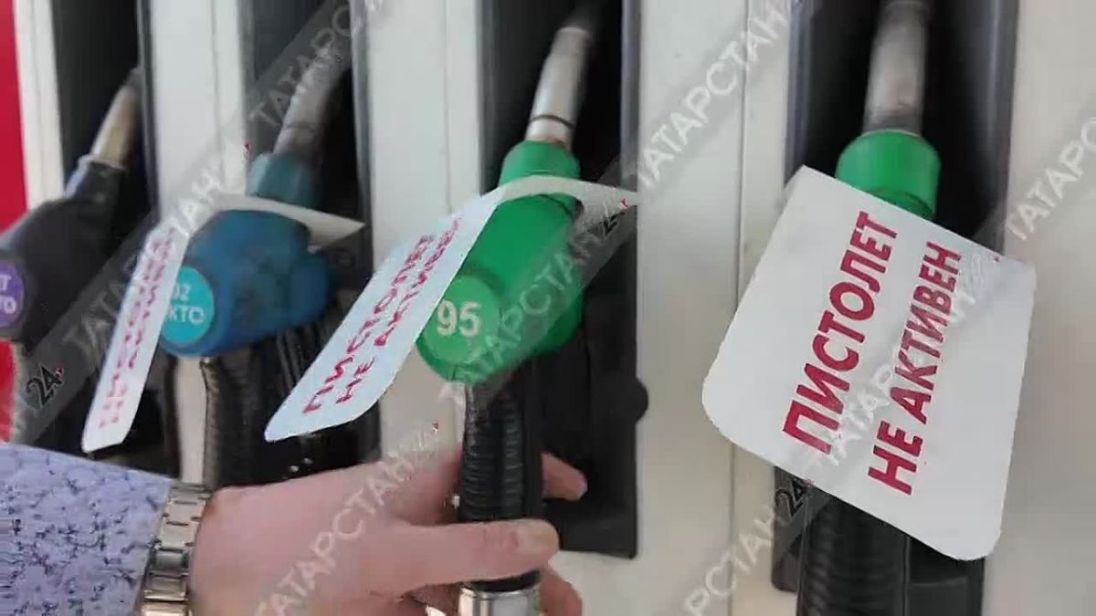 В Татарстане водители столкнулись с очередями и лимитами на АЗС