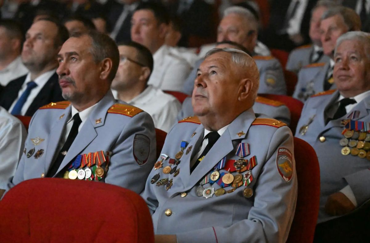В Татарстане отметили 90-летие службы Госавтоинспекции В Татарстане отметили 90-летие службы Госавтоинспекции