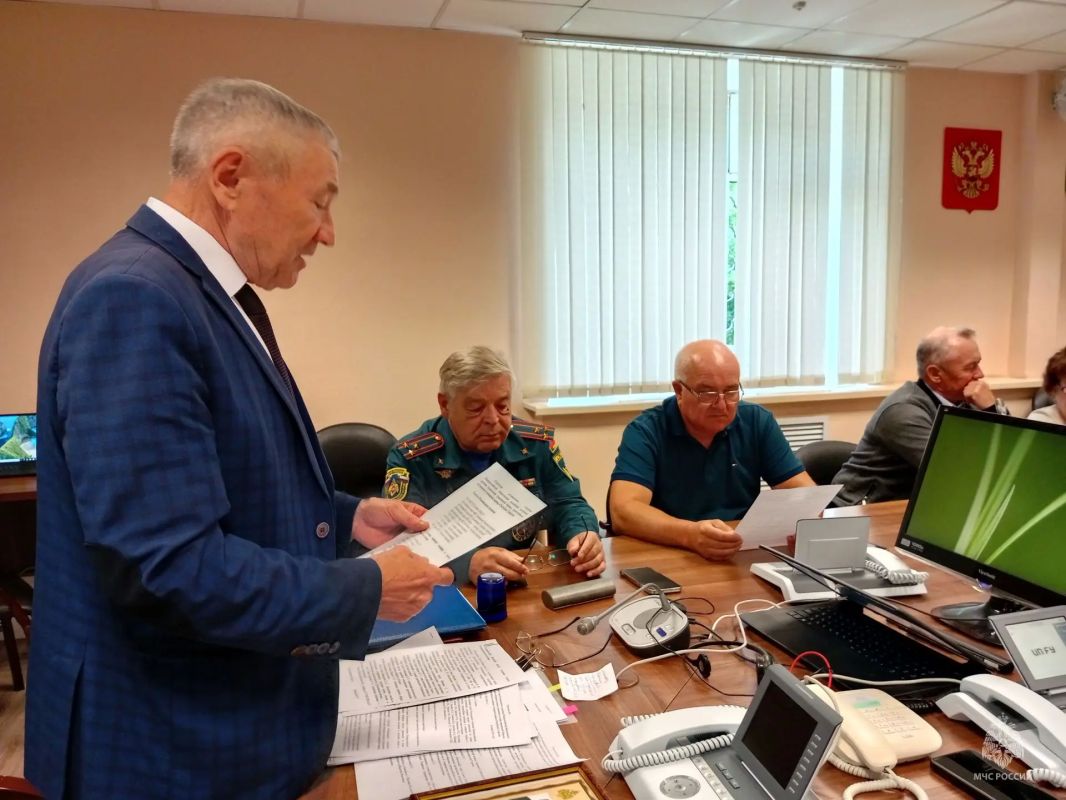 Три ветерана Главного управления МЧС РФ по Республике Татарстан и МЧС Республики Татарстан получили Свидетельства о занесении в Книгу Почёта Три ветерана Главного управления МЧС РФ по Республике Татарстан и МЧС Республики Татарстан получили Свидетельства о занесении в Книгу Почёта