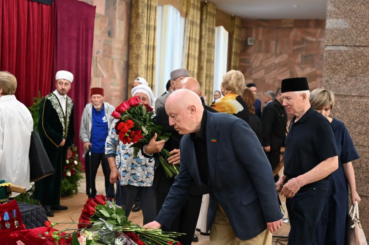 Общественность республики простилась с Данией Давлетшиной Общественность республики простилась с Данией Давлетшиной