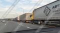 Длинная очередь фур выстроилась на АЗС у въезда в Богородское