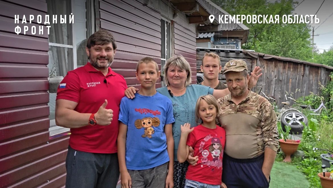Младшего запеленать, среднему подогреть кашу, а ещё успеть проконтролировать, взял ли старший сменку