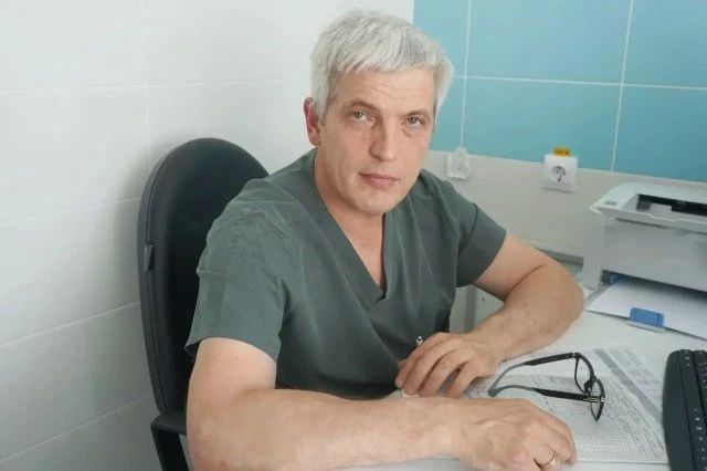 Заведующий эндоскопическим отделением Нижнекамской ЦРМБ Булат Арсланов выполнил первую в больнице высокотехнологичную операцию — эндоскопическую диссекцию в подслизистом слое Заведующий эндоскопическим отделением Нижнекамской ЦРМБ Булат Арсланов выполнил первую в больнице высокотехнологичную операцию — эндоскопическую диссекцию в подслизистом слое