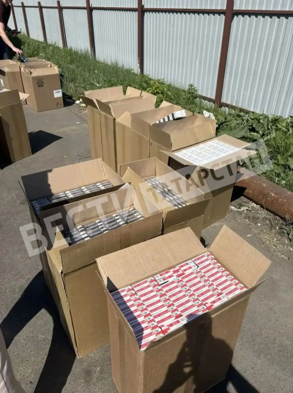 Татарстанские таможенники пресекли канал поставки контрафактных сигарет в Казань Татарстанские таможенники пресекли канал поставки контрафактных сигарет в Казань