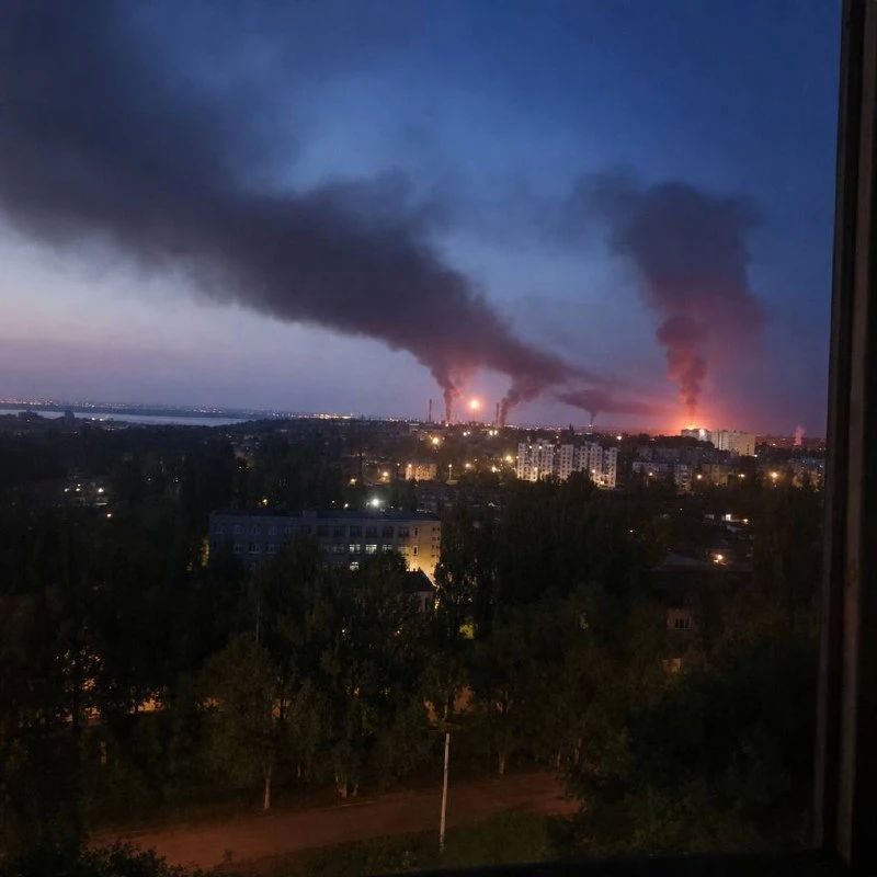 Ночью противник атаковал «Нижнекамскнефтехим» в Татарстане Ночью противник атаковал «Нижнекамскнефтехим» в Татарстане