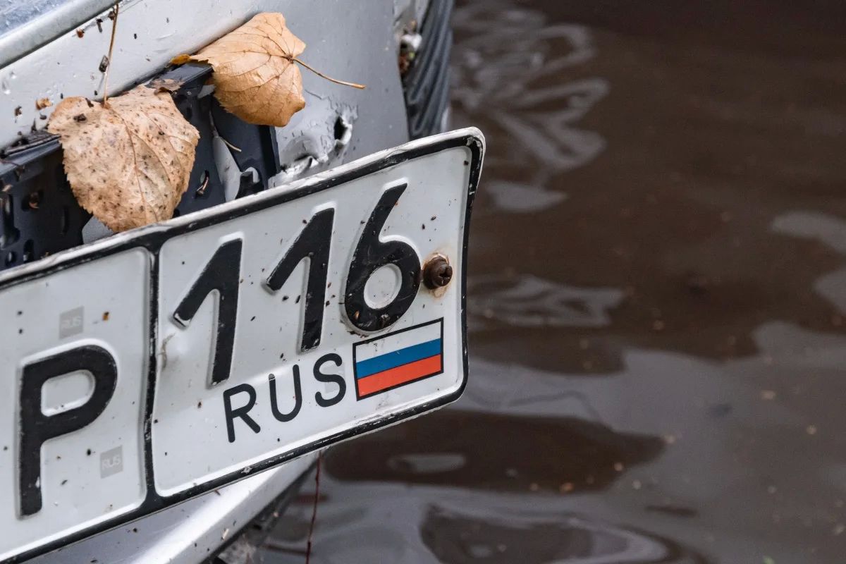 Участок улицы Карбышева в Казани затопило из-за аварии на водопроводе