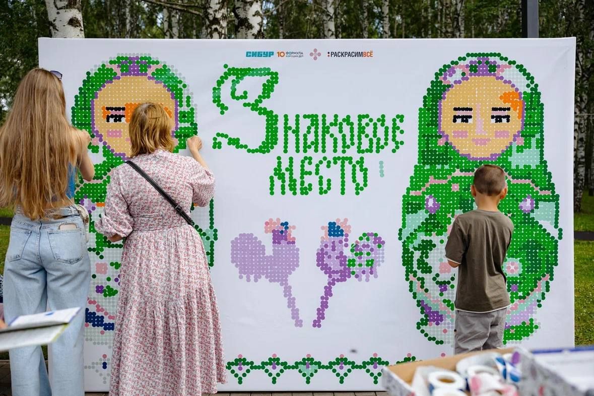 «Знаковое место» в Нижнекамске: фестиваль народной культуры объединил более 5000 человек «Знаковое место» в Нижнекамске: фестиваль народной культуры объединил более 5000 человек