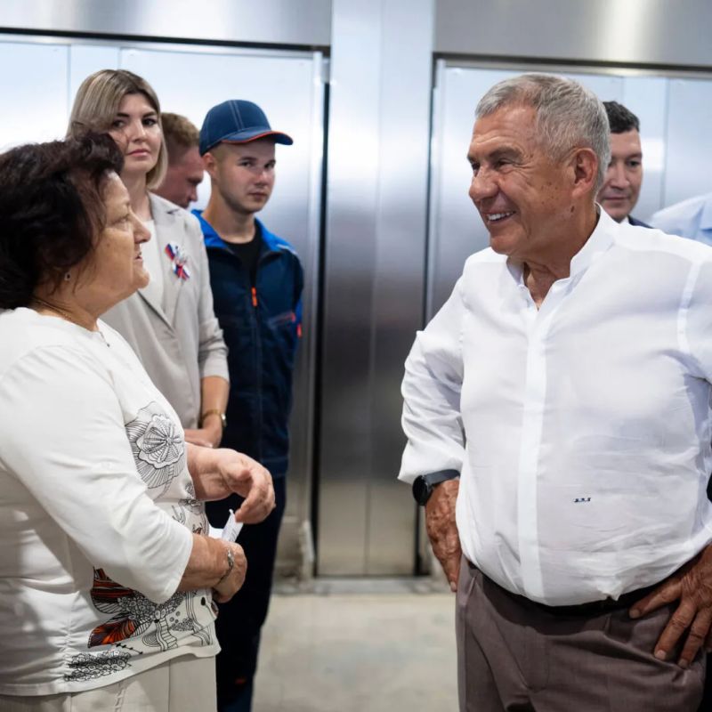 Рустам Минниханов посетил Казанский медико-инструментальный завод в Лаишевском районе Рустам Минниханов посетил Казанский медико-инструментальный завод в Лаишевском районе