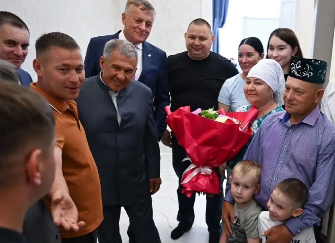 Рустам Минниханов: Проводим рабочий понедельник в Сабинском районе Рустам Минниханов: Проводим рабочий понедельник в Сабинском районе