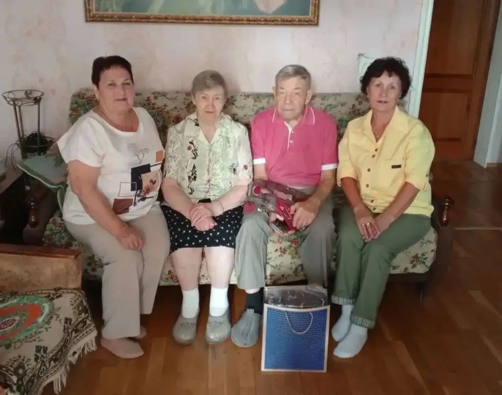 Сегодня Геннадий Антонов, один из первостроителей Нижнекамска, отметил 90-летний юбилей