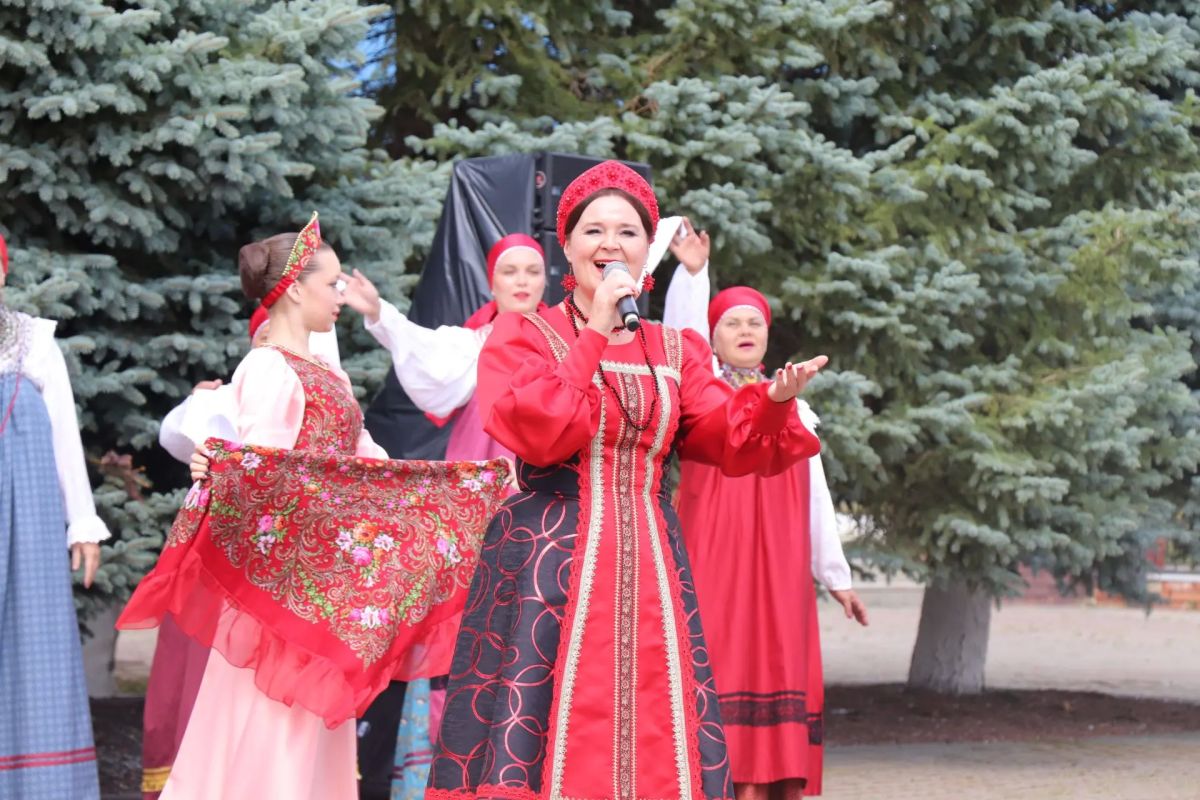 На родине Гавриила Романовича Державина в Лаишевском районе Республики Татарстан прошли торжественные мероприятия, приуроченные ко дню рождения великого русского поэта и выдающегося государственного деятеля На родине Гавриила Романовича Державина в Лаишевском районе Республики Татарстан прошли торжественные мероприятия, приуроченные ко дню рождения великого русского поэта и выдающегося государственного деятеля
