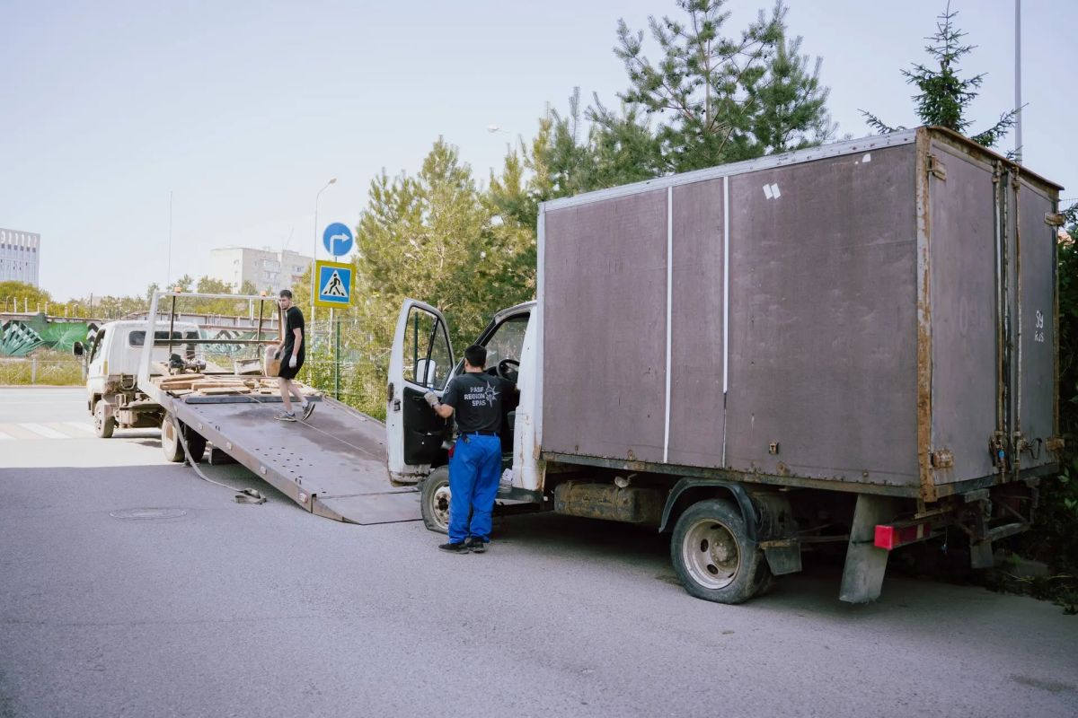 Знаешь ли ты, вдоль ночных дорог Знаешь ли ты, вдоль ночных дорог